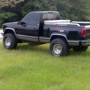 Meet your Posher, Avery