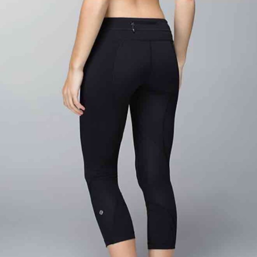 Lululemon run inspire crop black size 8