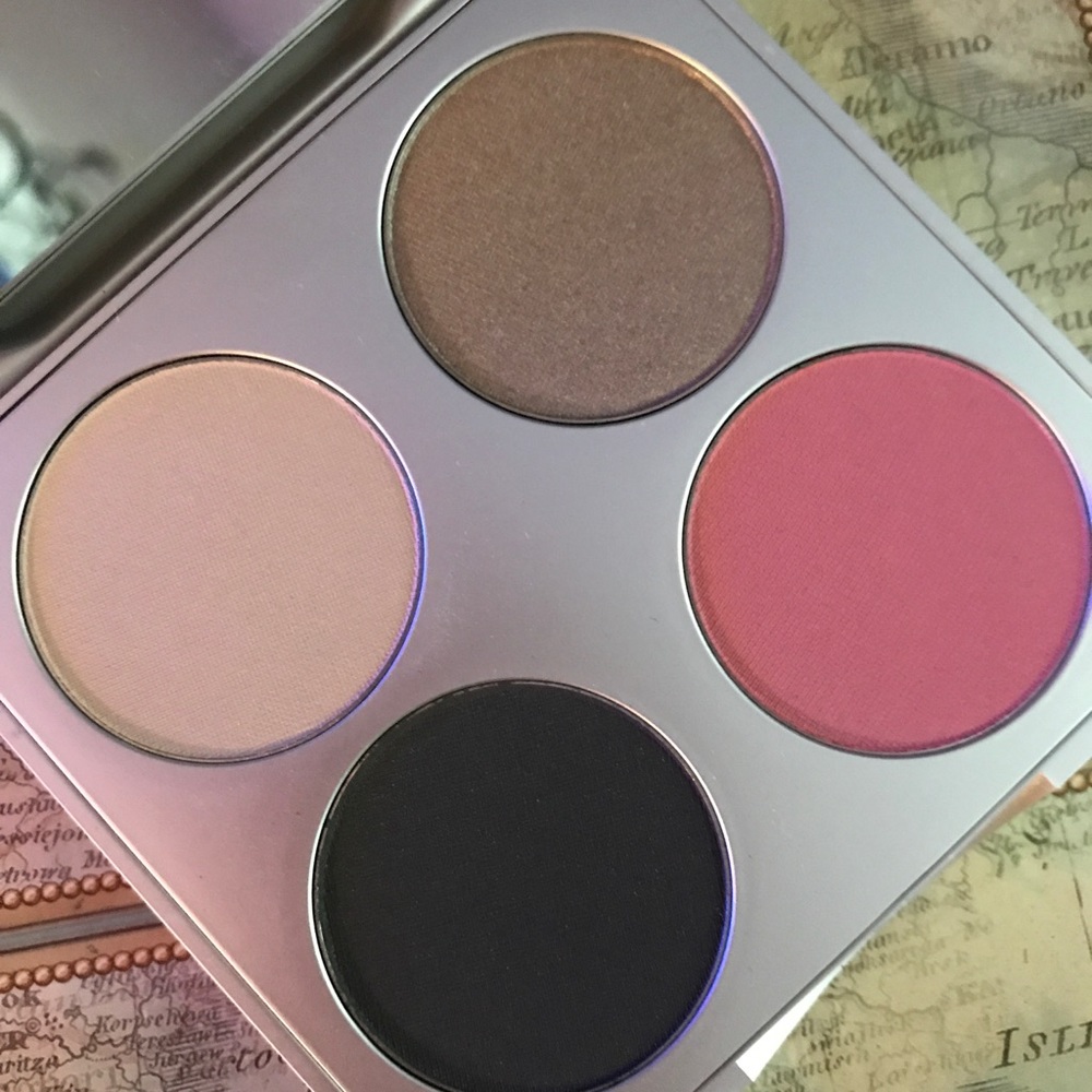 Stila Eyeshadow & Cheek Palette~Noire