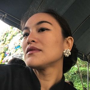 Meet your Posher, Claire