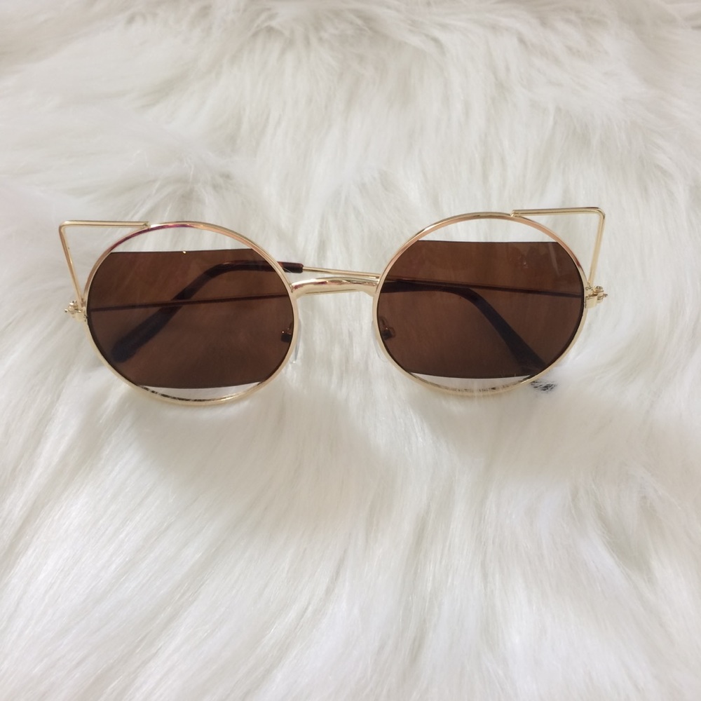 🖤 SOLD 🖤 Gold Geometric Sunglasses