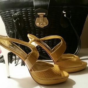 Charles & David Platform Sling Back  Heels 7.5