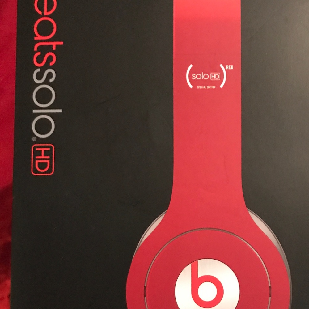 Beats By Dre not wireless or Bluetooth