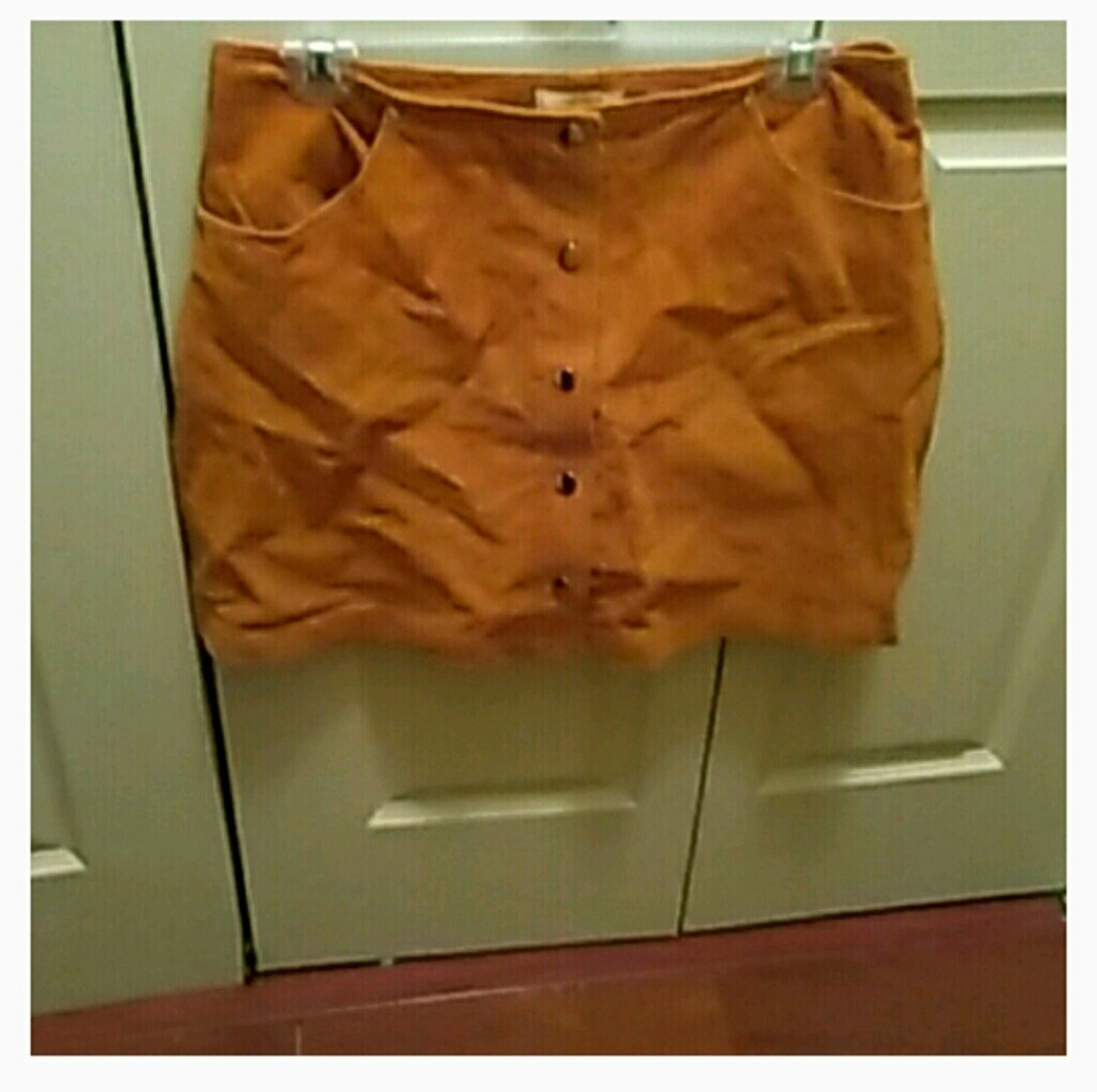 Skirt - Picture 4 of 4