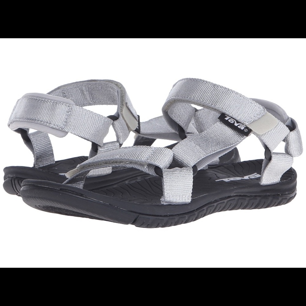 BRAND NEW TEVA SANDALS✨💕