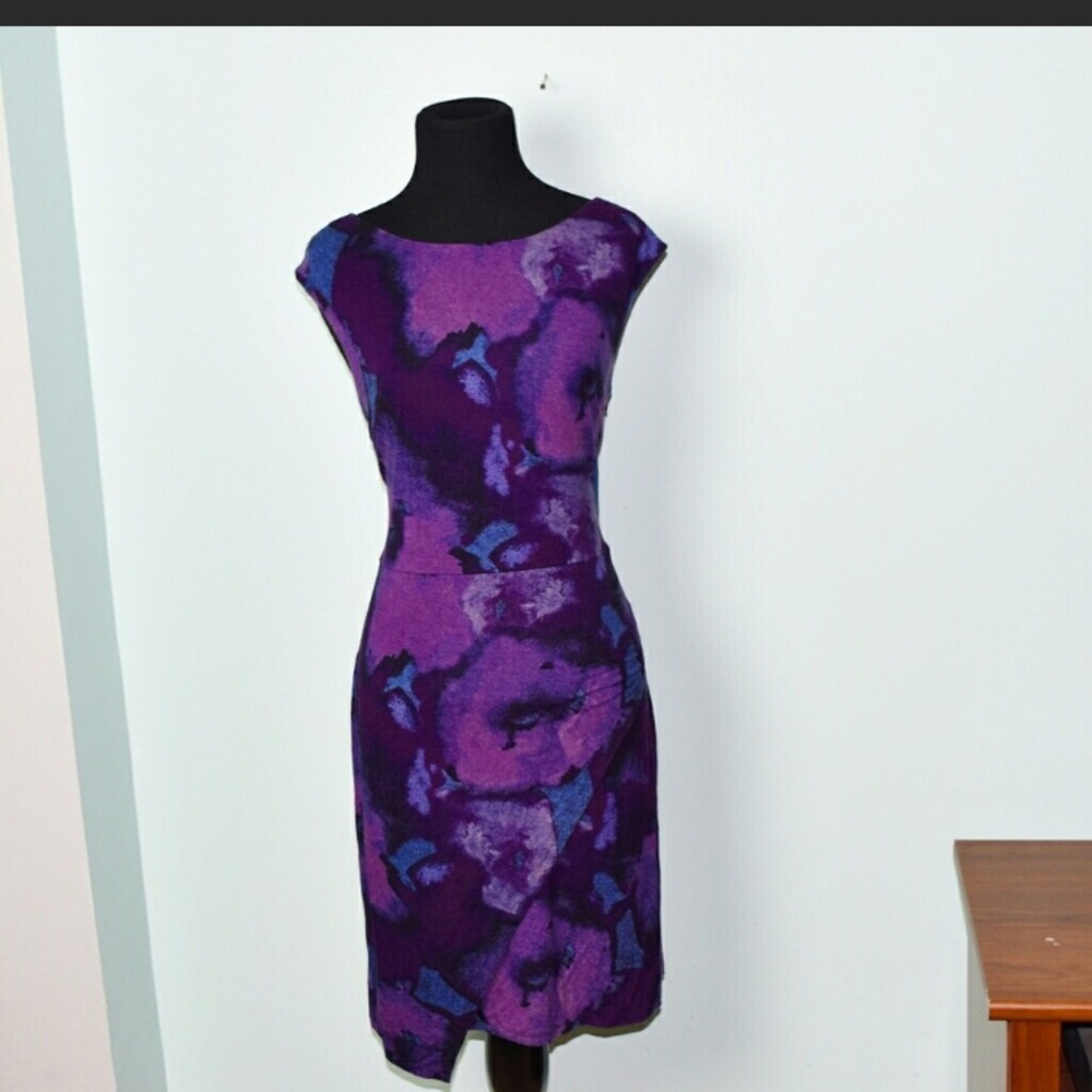 Beautiful sleeveless floral print dress