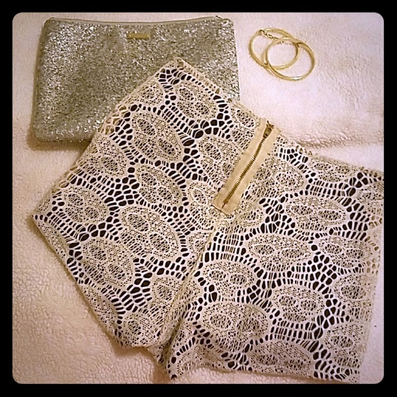 Lace skull high waisted shorts - Picture 2 of 4