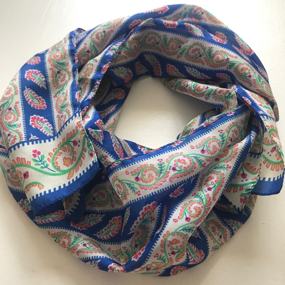 Beautiful Lightweight Colorfully Patterned Scarf