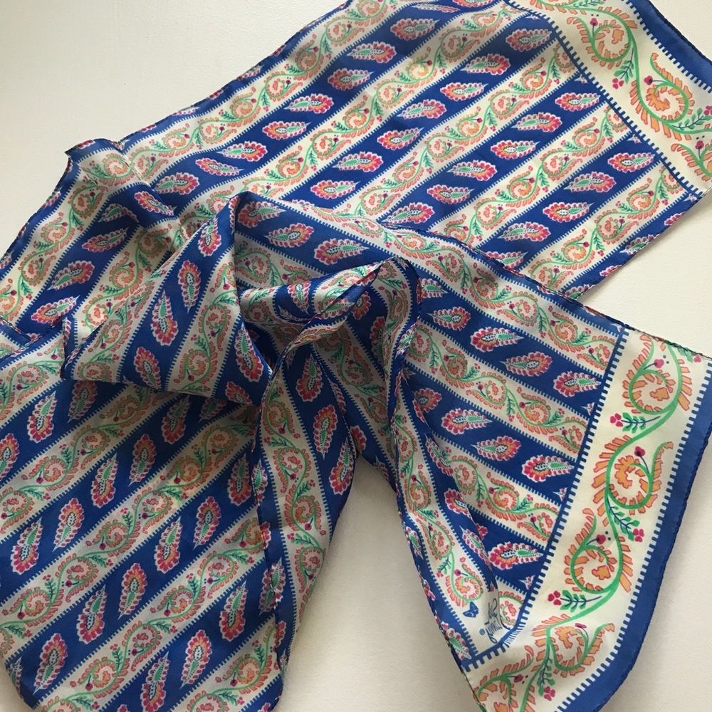 Beautiful Lightweight Colorfully Patterned Scarf - Picture 2 of 3