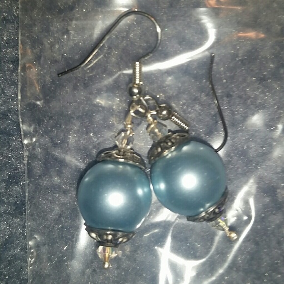 Bundle of 2 pairs of beaded earrings - Picture 2 of 4