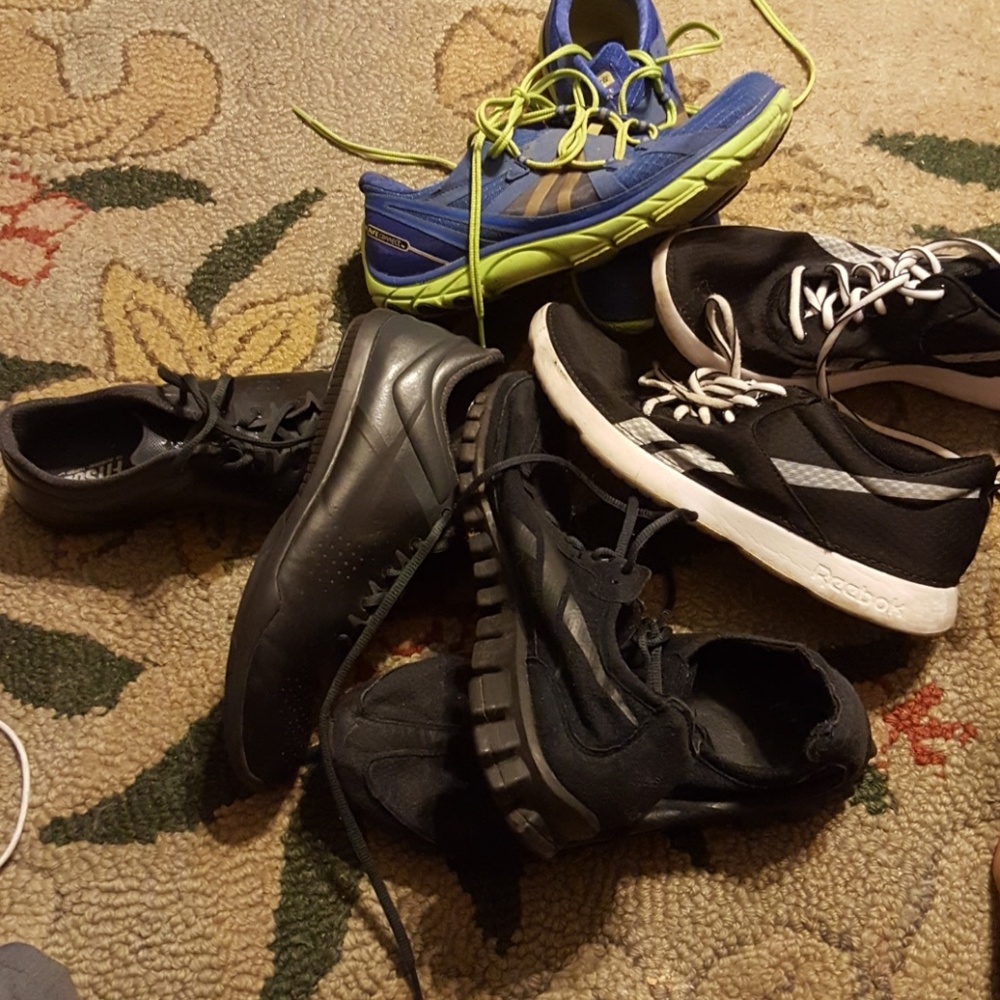 LOT OF SNEAKERS