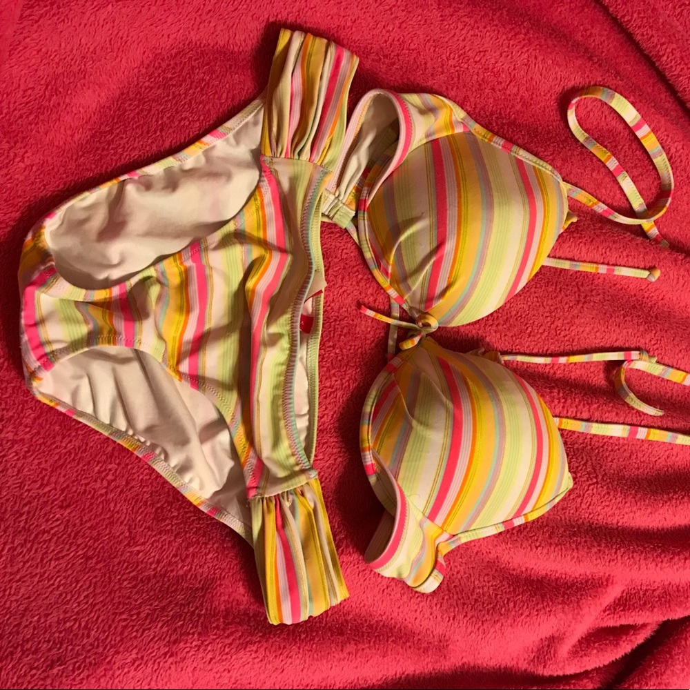 Victoria Secret Push Up Fabulous Bikini Set!
