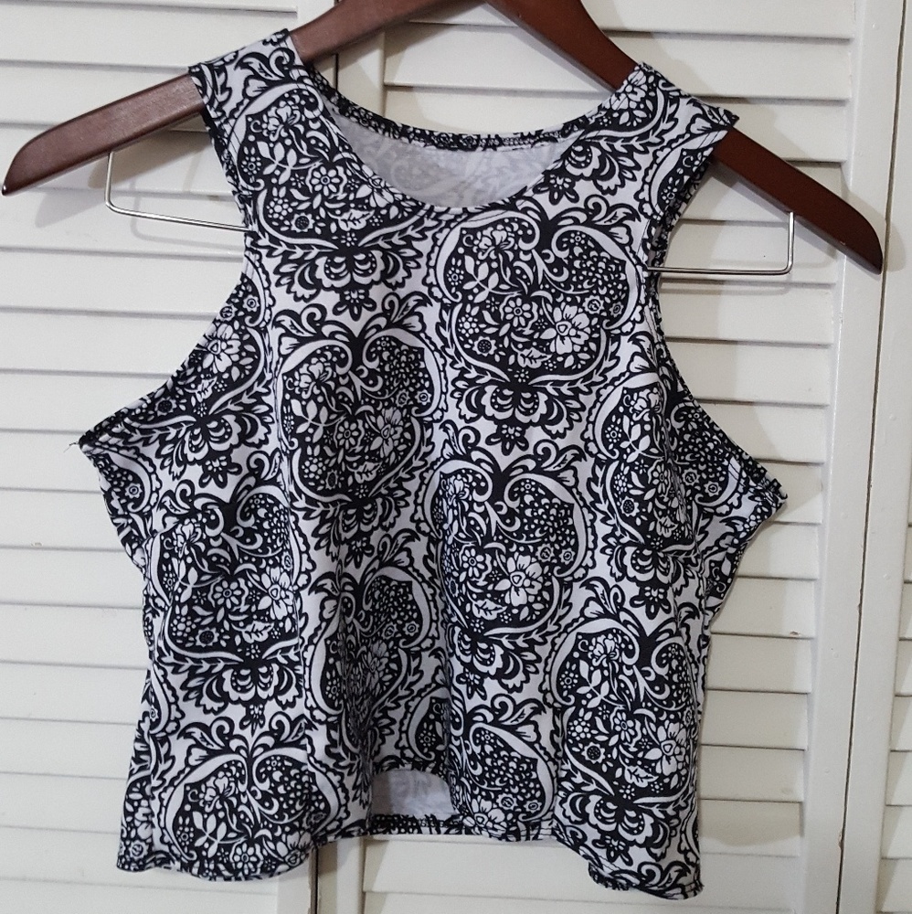 Black and White Patterned Crop Top