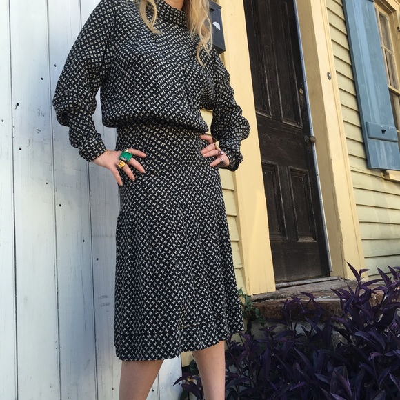 Authentic Karl Lagerfeld Vintage Chloe! - Picture 2 of 8