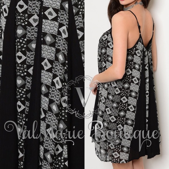 Gorgeous Heart Patch Print Dress - Picture 2 of 3