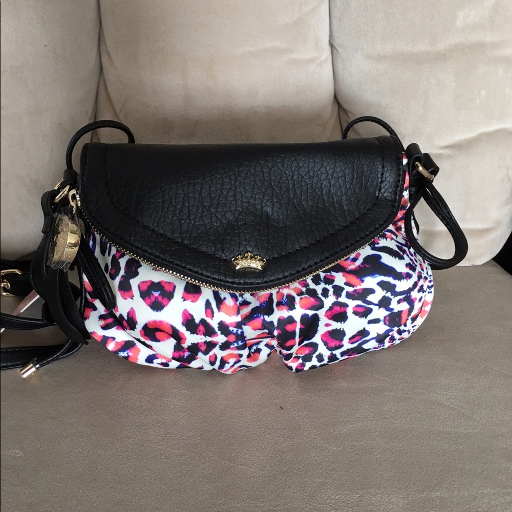 SOLD!!! Brand new with tags juicy Couture Traveler