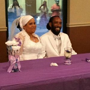 Meet your Posher, Mona