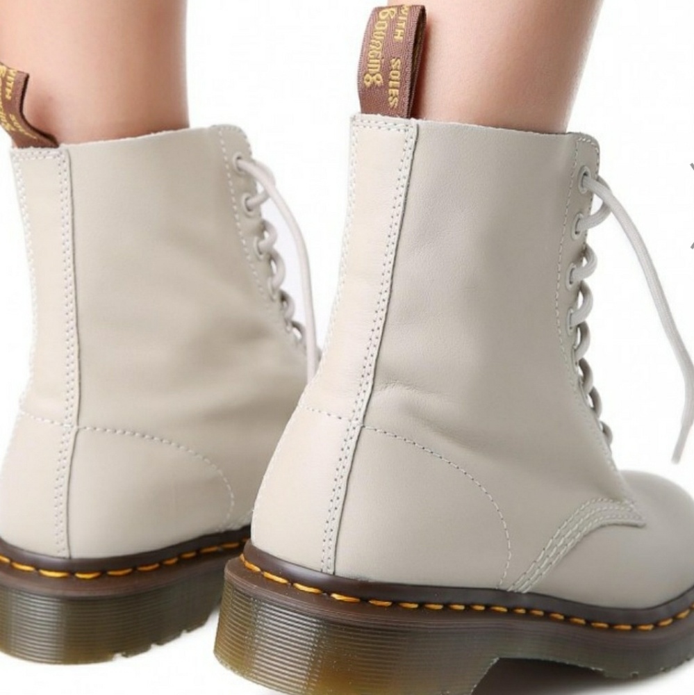 HPDoc Martens Booties Fall Fashion must-have! - Picture 3 of 7