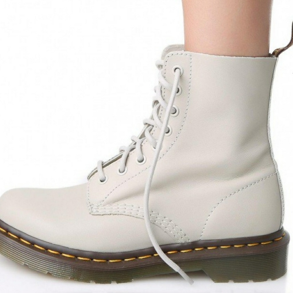 HPDoc Martens Booties Fall Fashion must-have! - Picture 4 of 7