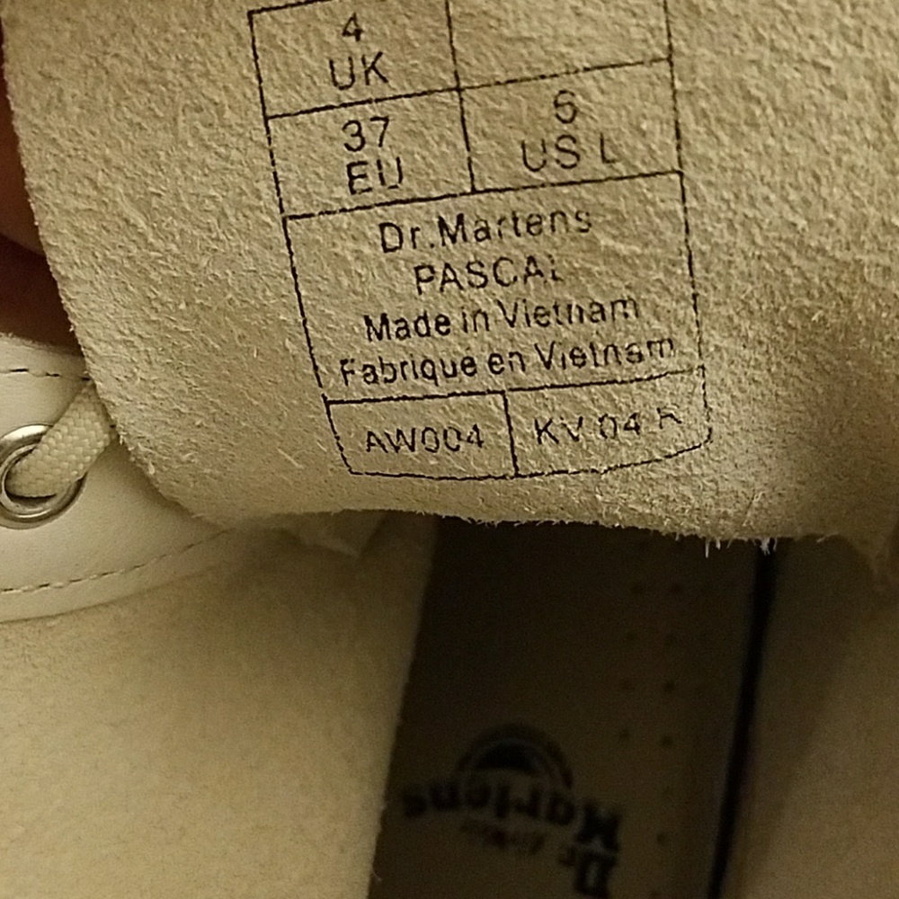 HPDoc Martens Booties Fall Fashion must-have! - Picture 7 of 7