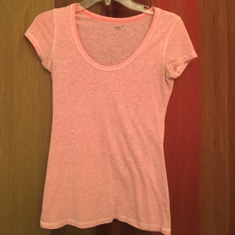 Gap tee