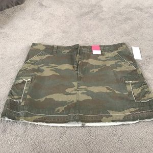 Old Navy camo skirt size 14 NWT