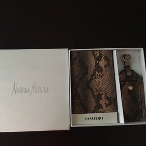 BNIB Neiman Marcus Passport & Luggage Tag Set 💕