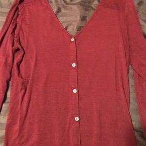 BKE Top - cranberry V-neck