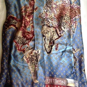 Louis Vuitton "All around the world" scarf/shawl