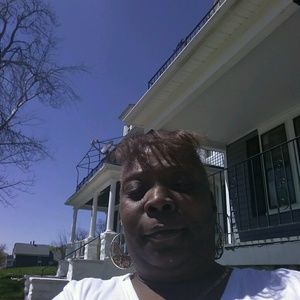 Meet your Posher, Shari