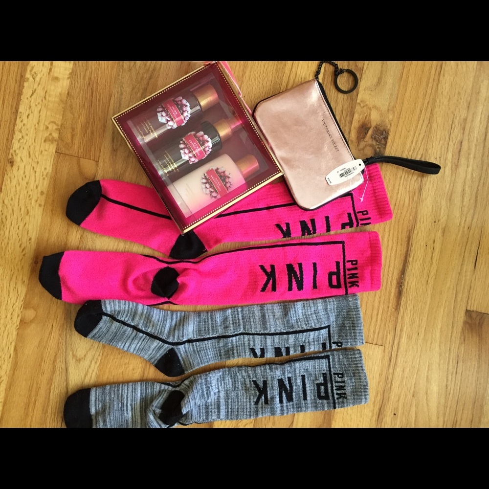 VS PINK socks wristlet and body wash lotion set