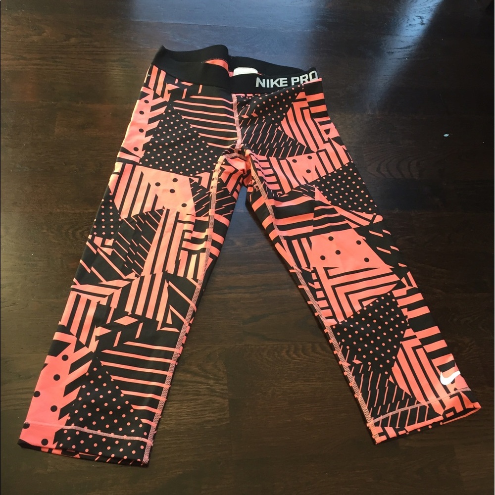 nike pro cropped leggings