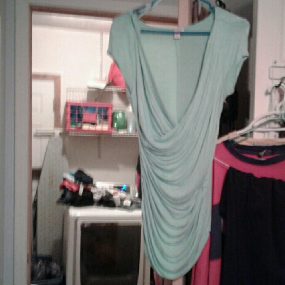 Women's shirt very nice only worn one time