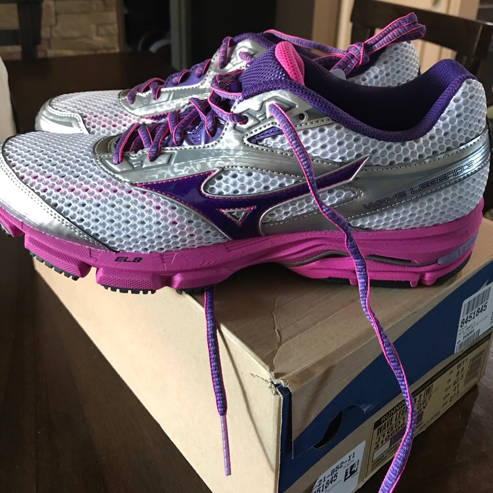 New in Box Mizuno Tennis Shoes