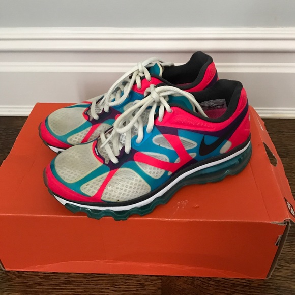 Women's Nike Air Max - Picture 2 of 4