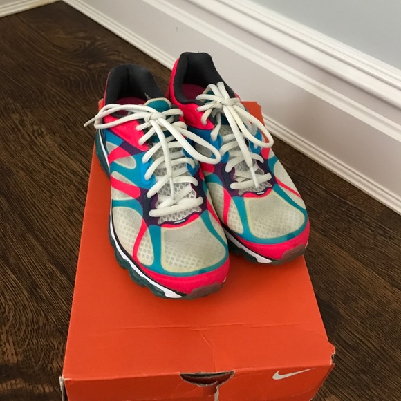 Women's Nike Air Max - Picture 4 of 4