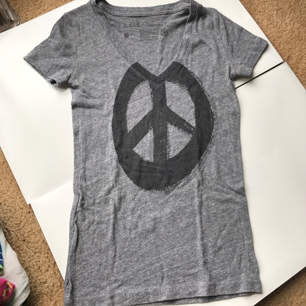 Peace sign v neck