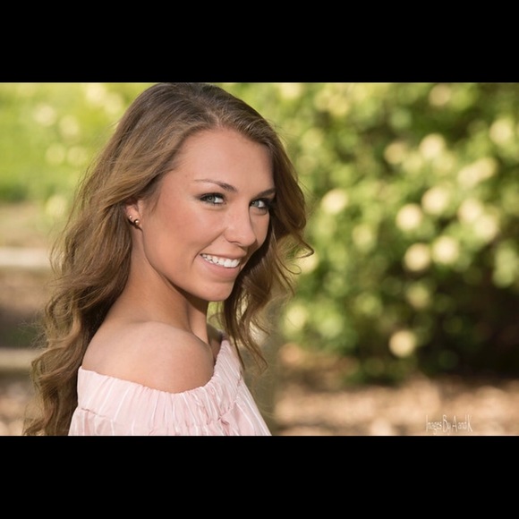 Meet your Posher, Jordyn - Picture 1 of 1
