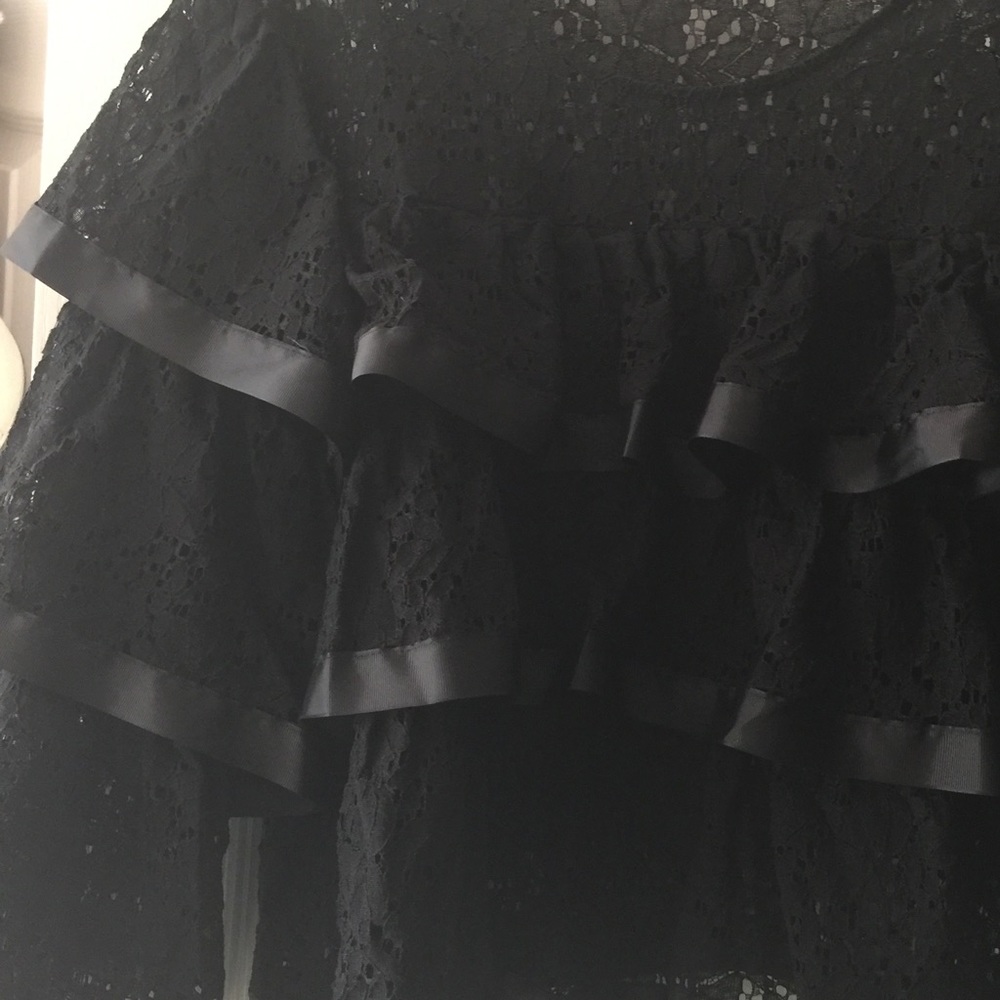 Nasty gal Blk lacelayers top satin trim NWOT14-16