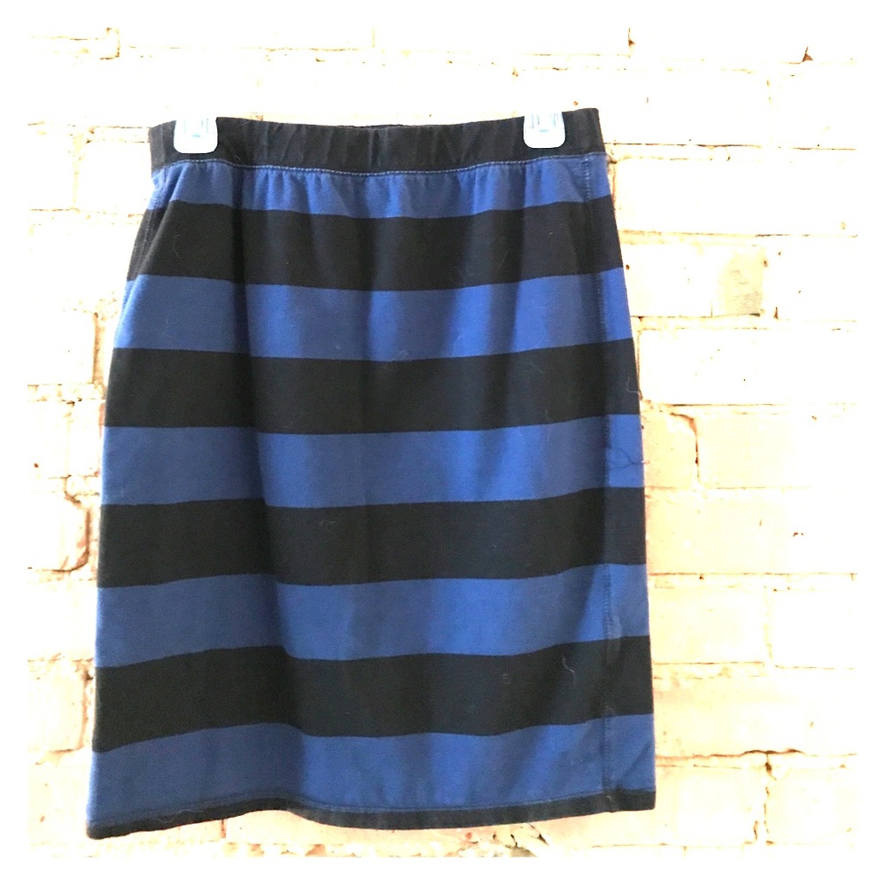Old navy stretchy skirt.