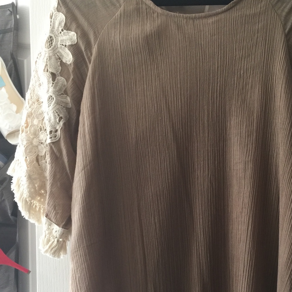 Umgee Taupe Dress CrotchedBell Sleeve /hem 14-16