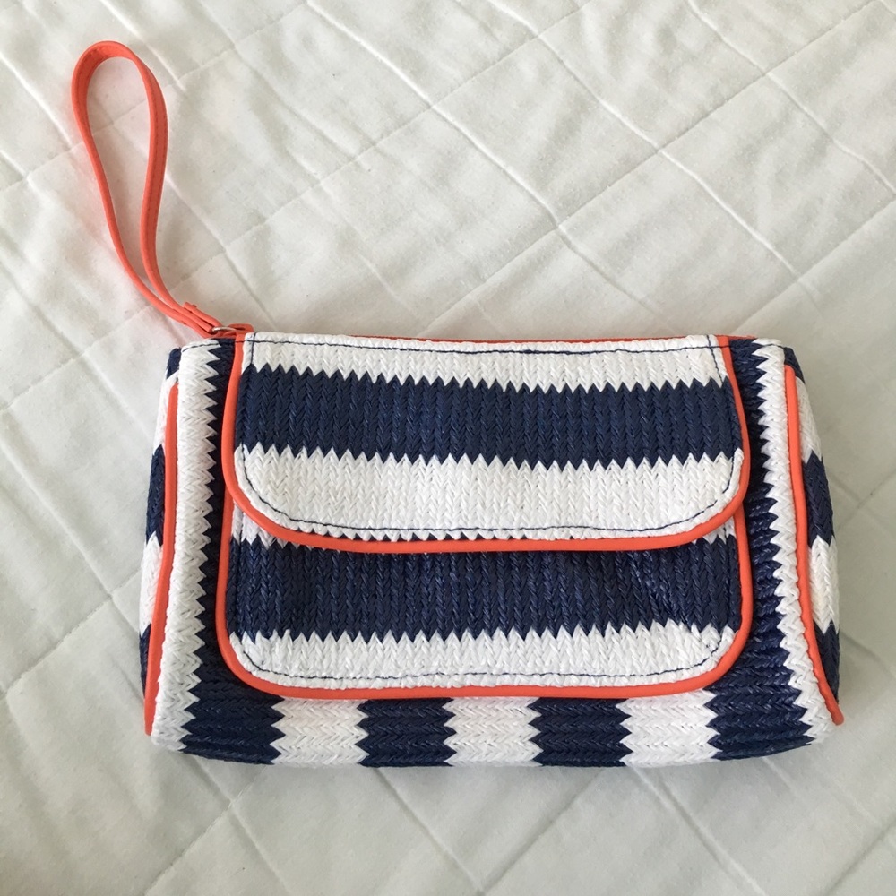 Vera Bradley Wristlet- NWT