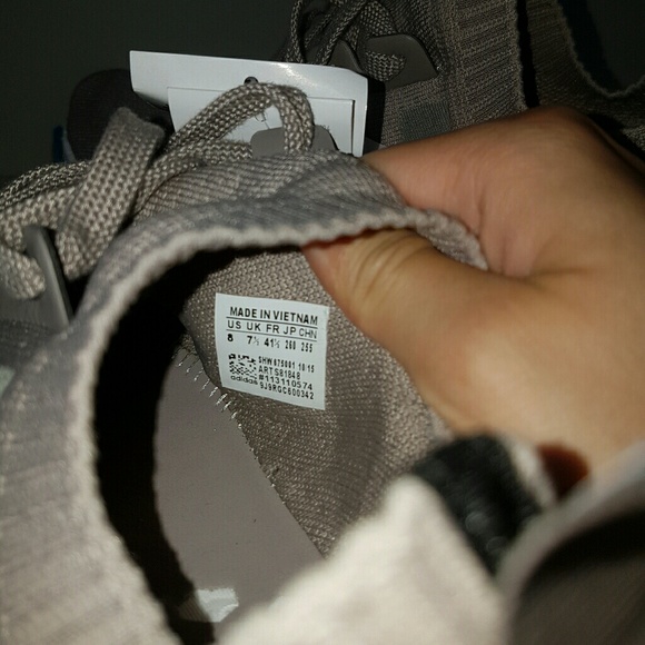 Adidas NMD R1 French Beige Vapour Grey Tan sz M 8 - Picture 4 of 8