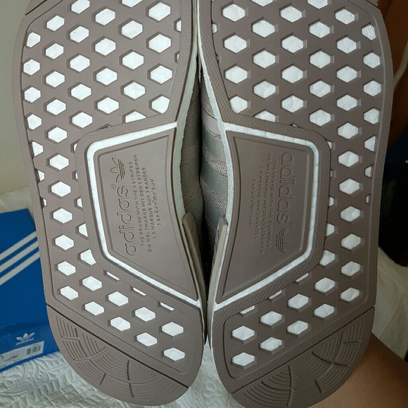 Adidas NMD R1 French Beige Vapour Grey Tan sz M 8 - Picture 8 of 8