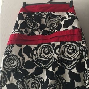 Torrid sexy strapless top Blk/red elastic back sz1