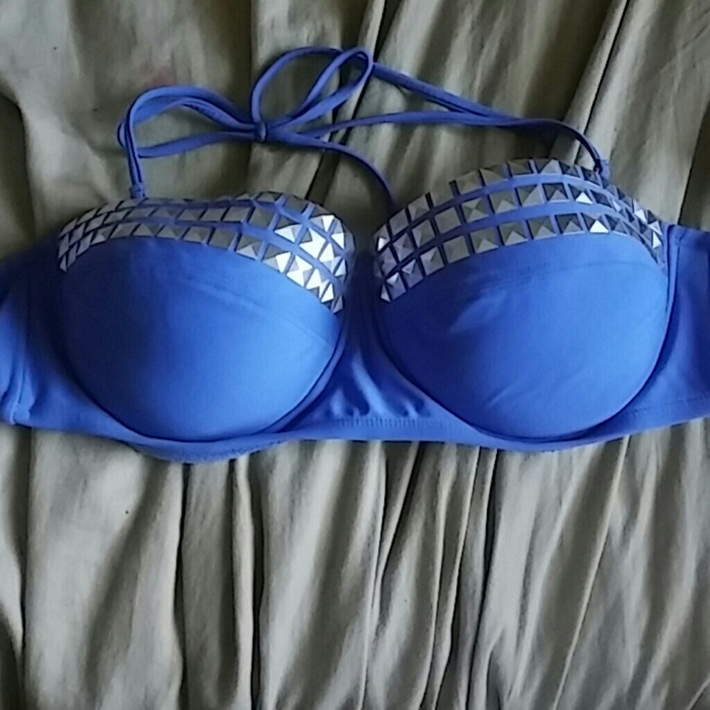 Xhilaration bathing suit top