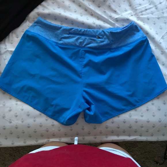 Blue nike shorts - Picture 2 of 3