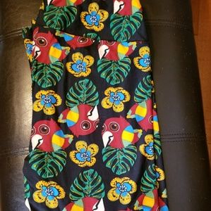 NWOT TC Lularoe Leggings Parrots!