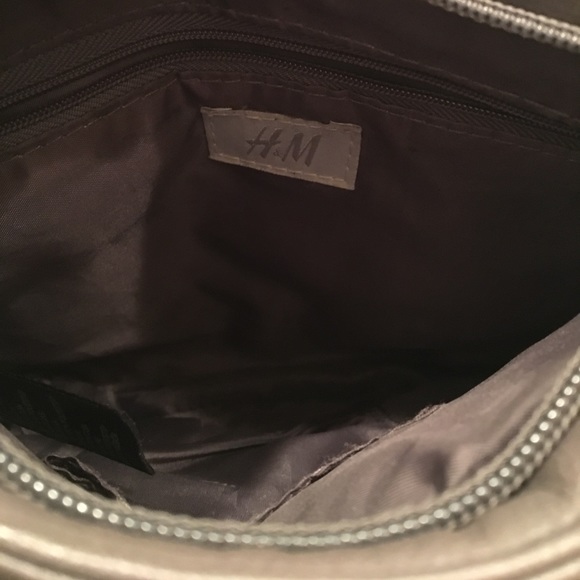 H&M gray fringe bag - Picture 2 of 2