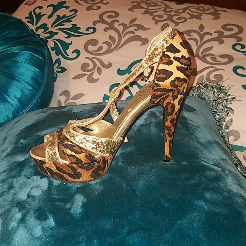 Guess heels